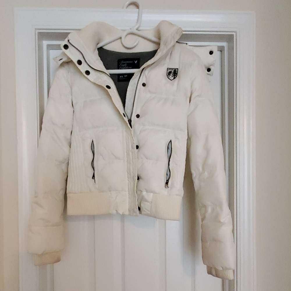 American Eagle off white puffer coat